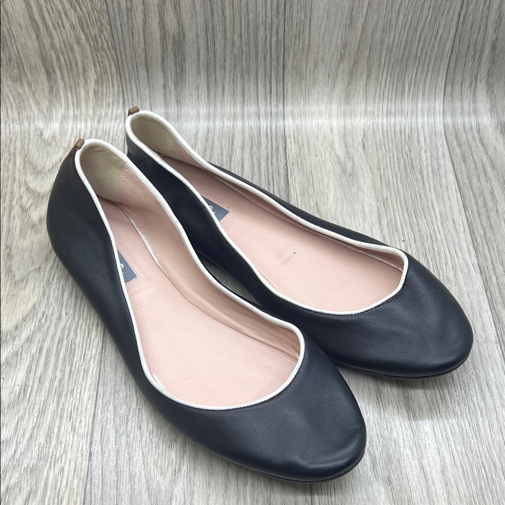 SJP by Sarah Jessica Parker Black and Cream Flats